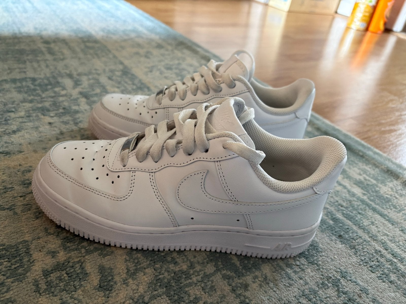 Nike Air Force 1 Wit - Maat 38 - Zo goed als nieuw, Kleding | Dames, Ophalen of Verzenden, Zo goed als nieuw, Wit, Sneakers of Gympen