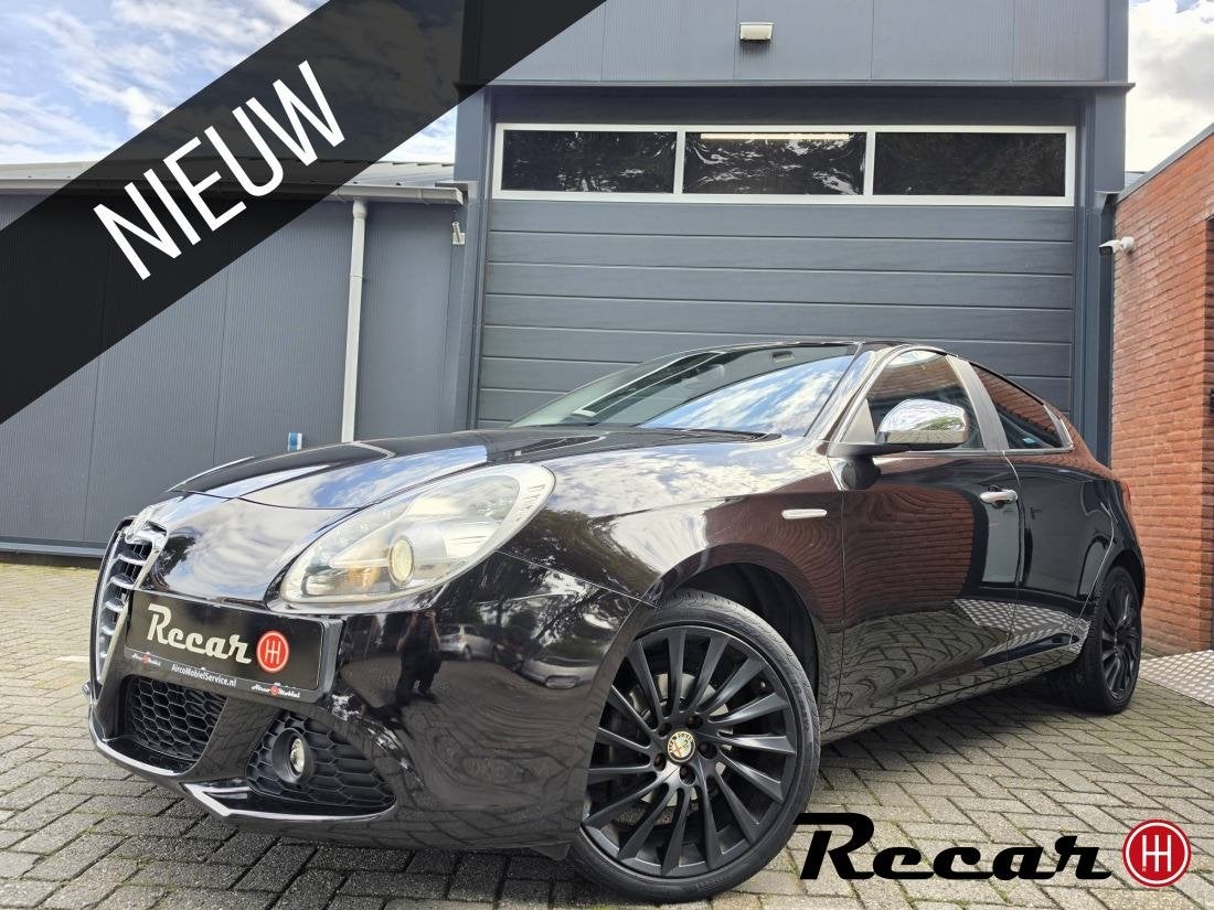 Alfa Romeo Giulietta - 1.4 T Distinctive/Leer/StoelVrw/Clima, Auto's, Voorwielaandrijving, Euro 5, Metallic lak, Gebruikt