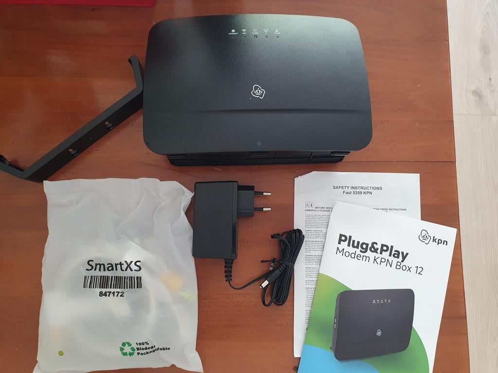 KPN Box 12 Router met modem - Nieuw en compleet, Computers en Software, Routers en Modems, Ophalen of Verzenden, Nieuw, Router met modem