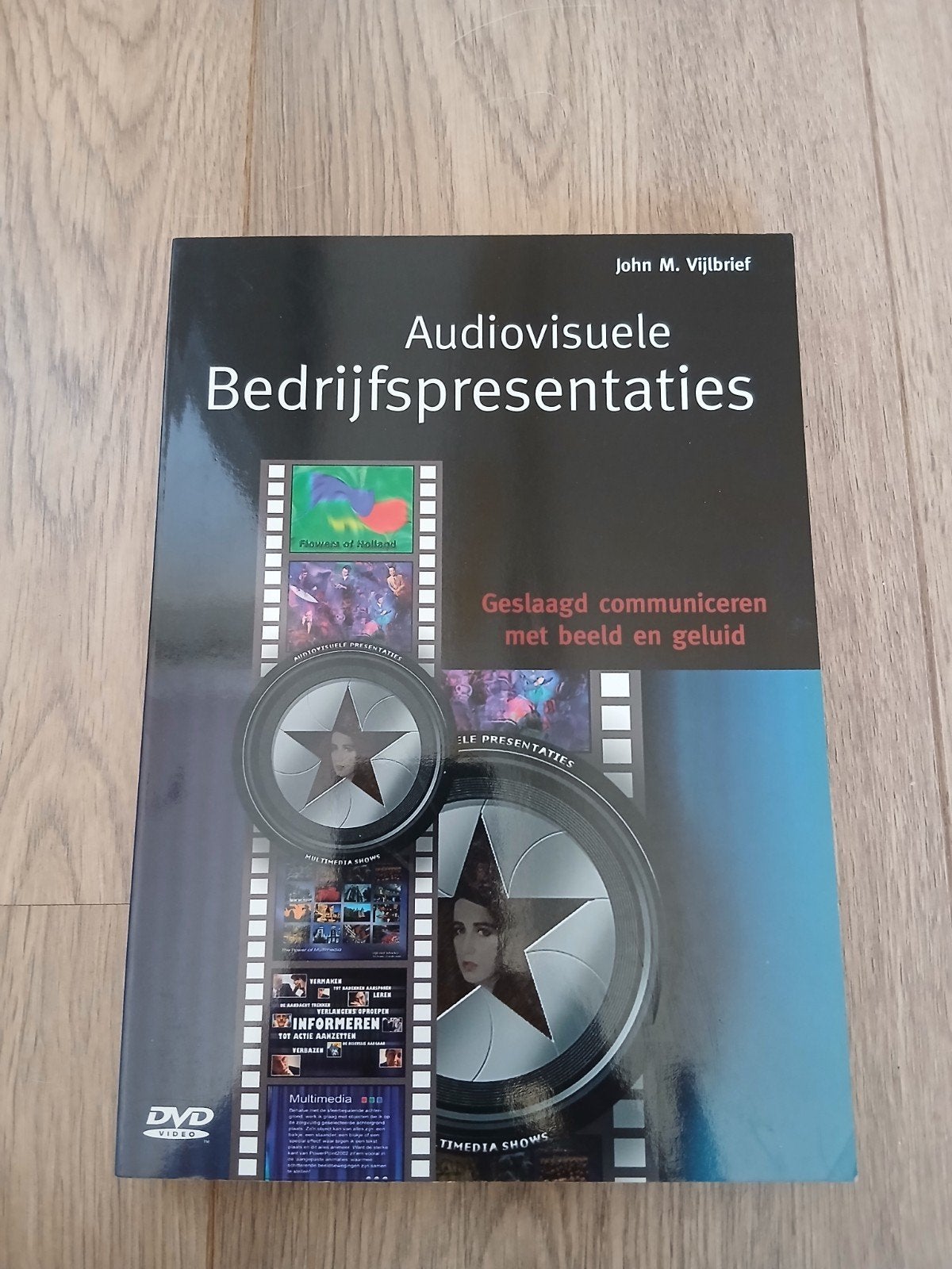 Audiovisuele Bedrijfspresentaties - John M. Vijlbrief, Boeken, Ophalen of Verzenden, Zo goed als nieuw, John M. Vijlbrief, Vakgebied of Filmindustrie