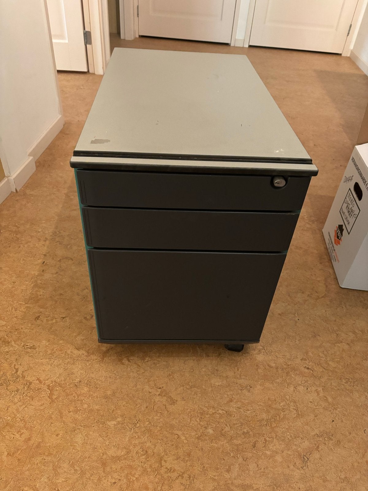 GRATIS Verrijdbaar ladeblok met 2 laden - Grijs/Antraciet, Ophalen, Gebruikt, 3 of 4 laden, Minder dan 100 cm