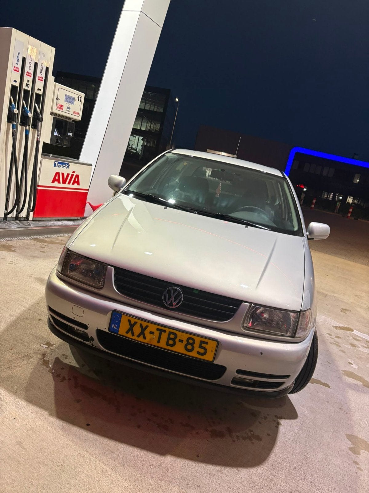 Volkswagen Polo 1.6 55KW 1999 Grijs, Auto's, Volkswagen, Voorwielaandrijving, 74 pk, 31 €/maand, 4 cilinders