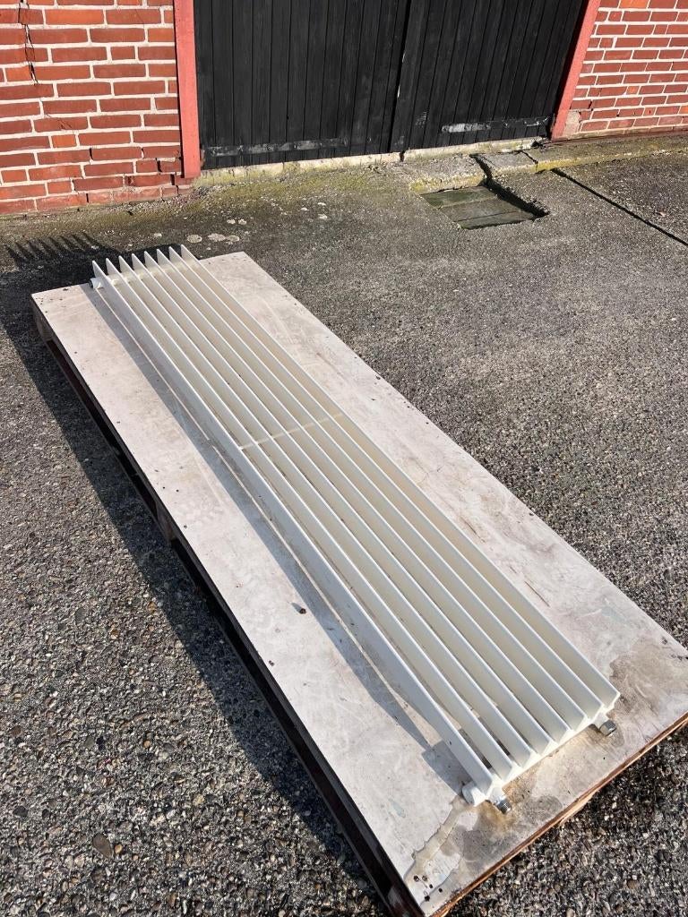 VASCO design radiator, verticale badkamer radiator, lamellen, Doe-het-zelf en Verbouw, Verwarming en Radiatoren, Ophalen, 60 tot 150 cm