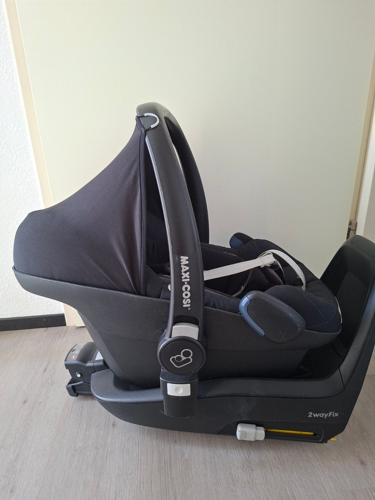 Maxi cosi met Iso fix, Ophalen, Afneembare rugleuning, Zo goed als nieuw, Isofix