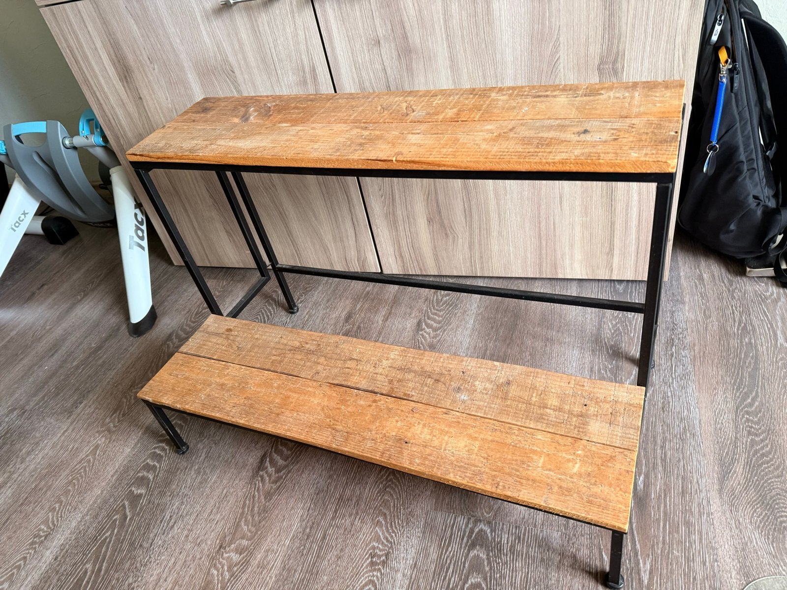Houten plantenstandaard met metalen frame, Hout, Gebruikt, Ophalen of Verzenden, Bruin
