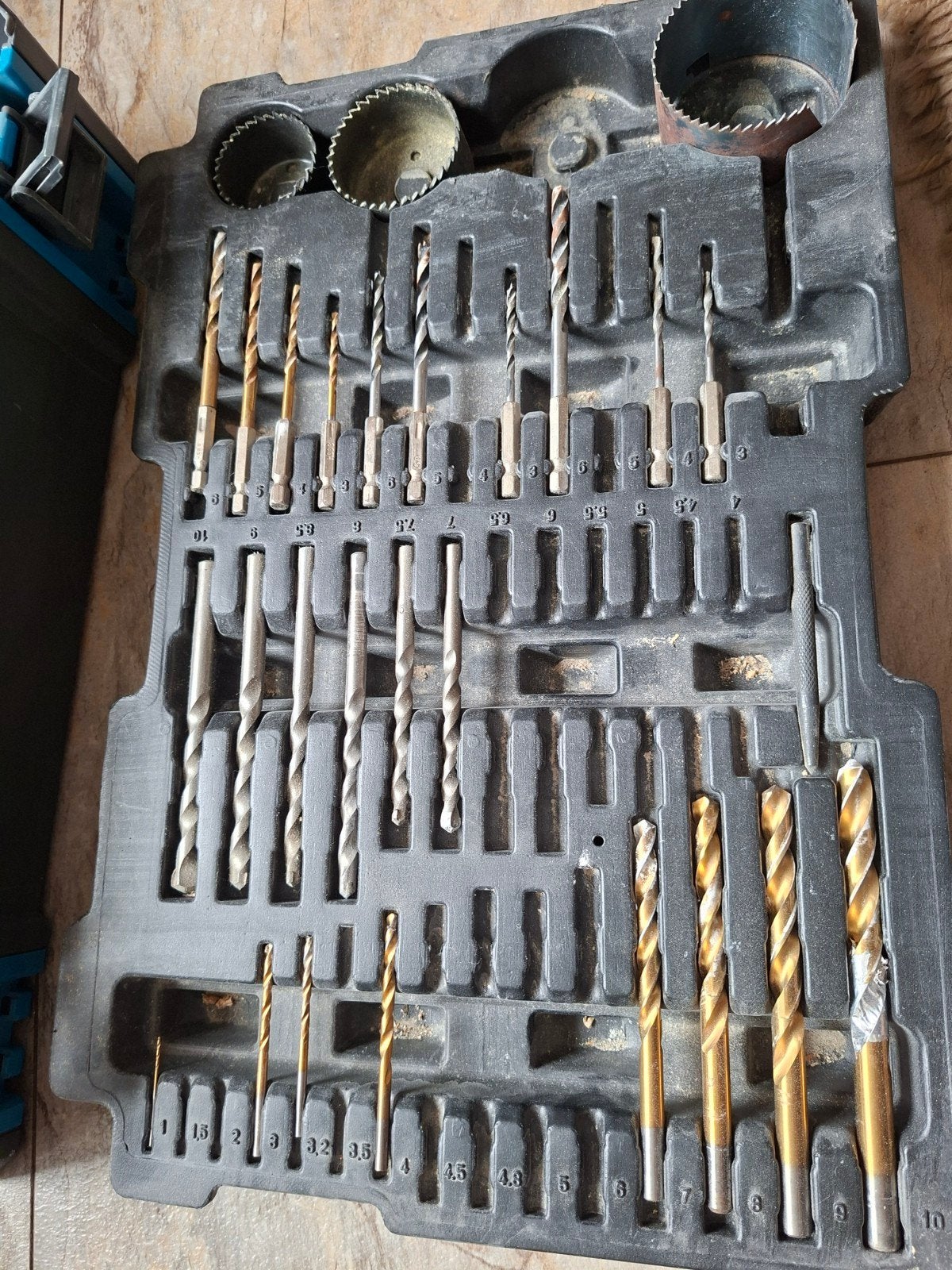Boor-/schroefmachine met accu en uitgebreide schroefset, Ophalen, Gebruikt, Variabele snelheid, Boor- en Schroefmachine