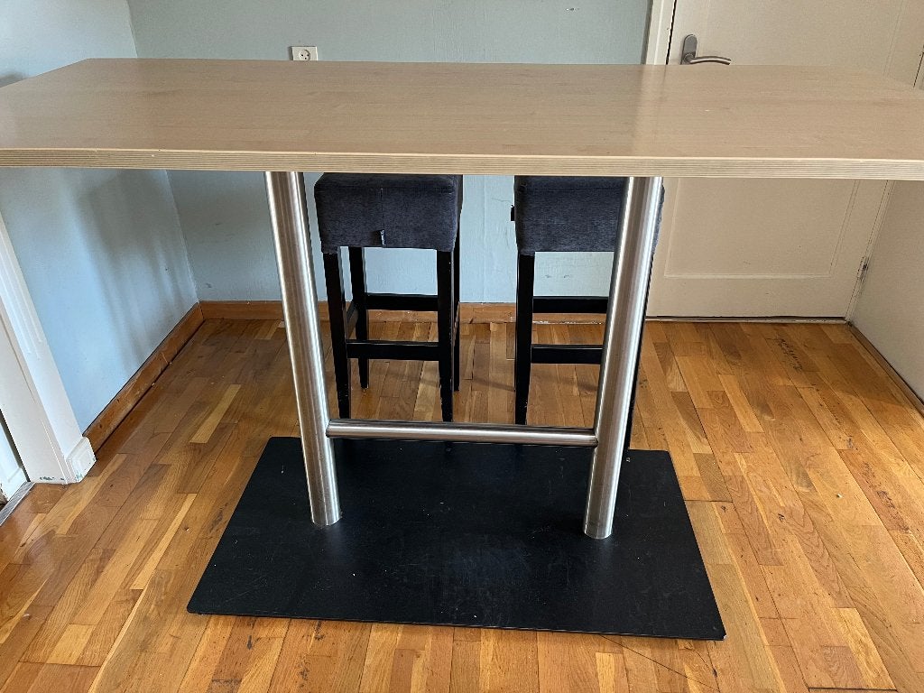 Bartafel met barkrukken, Ophalen, Gebruikt