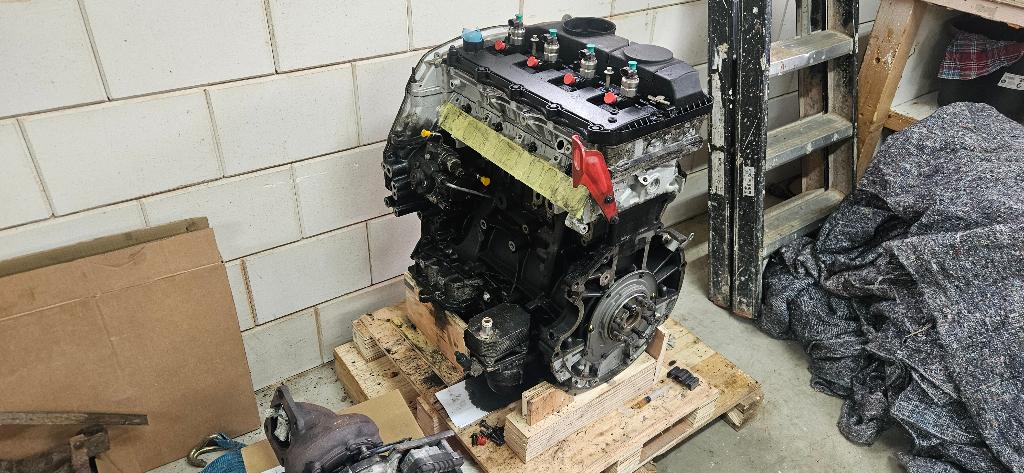 Motorblok Defender puma 2007 DT244 met aanbouwdelen, Ophalen, Gebruikt, Land Rover