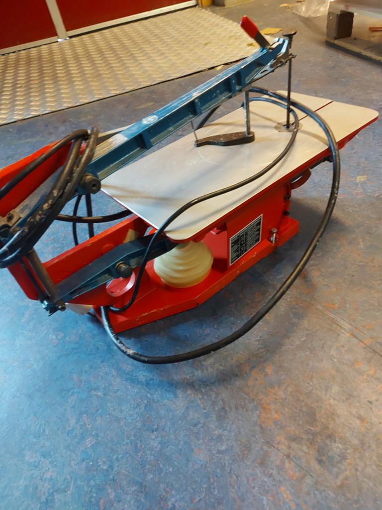 Hegner  figurzaag, Doe-het-zelf en Verbouw, Gereedschap | Zaagmachines, Ophalen of Verzenden
