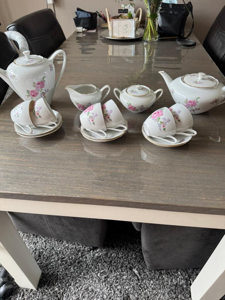 Prachtig servies van M-Z  CZECHOSLOVAKIA met rozenmotief, Antiek en Kunst, Ophalen