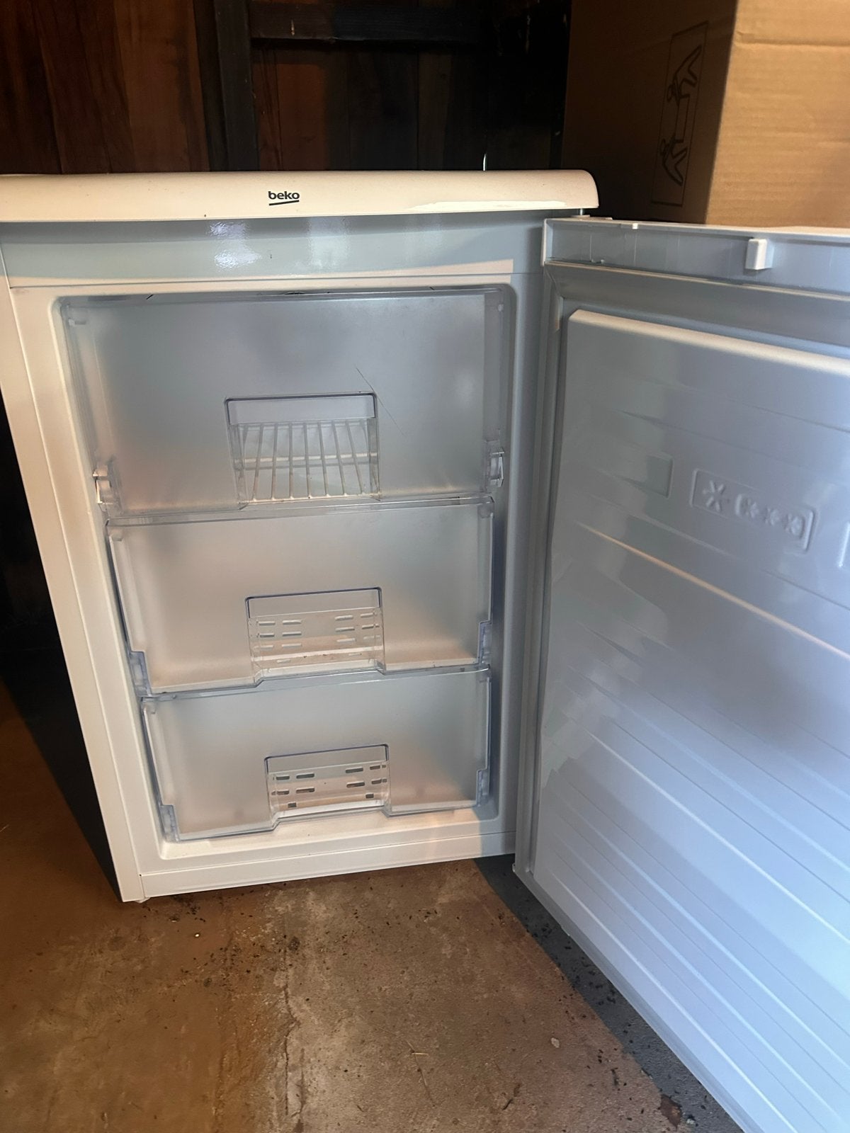 Beko Vrijstaande Vrieskast - Zo goed als nieuw, Minder dan 60 cm, 160 cm of meer, Zo goed als nieuw, Vrijstaand