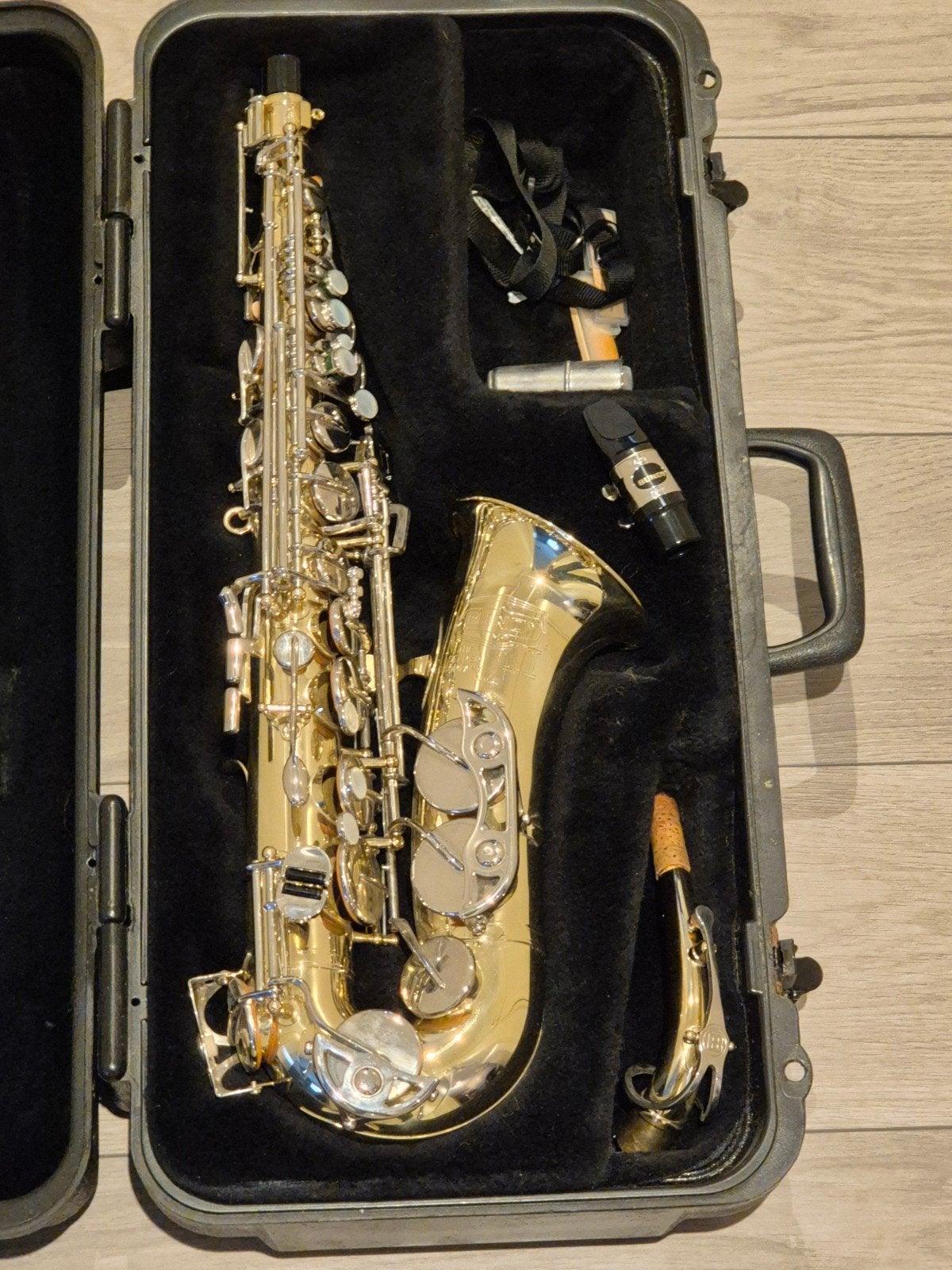 Nette Bundy 2 alt saxofoon, Muziek en Instrumenten, Ophalen of Verzenden, Gebruikt, Alt, Met koffer