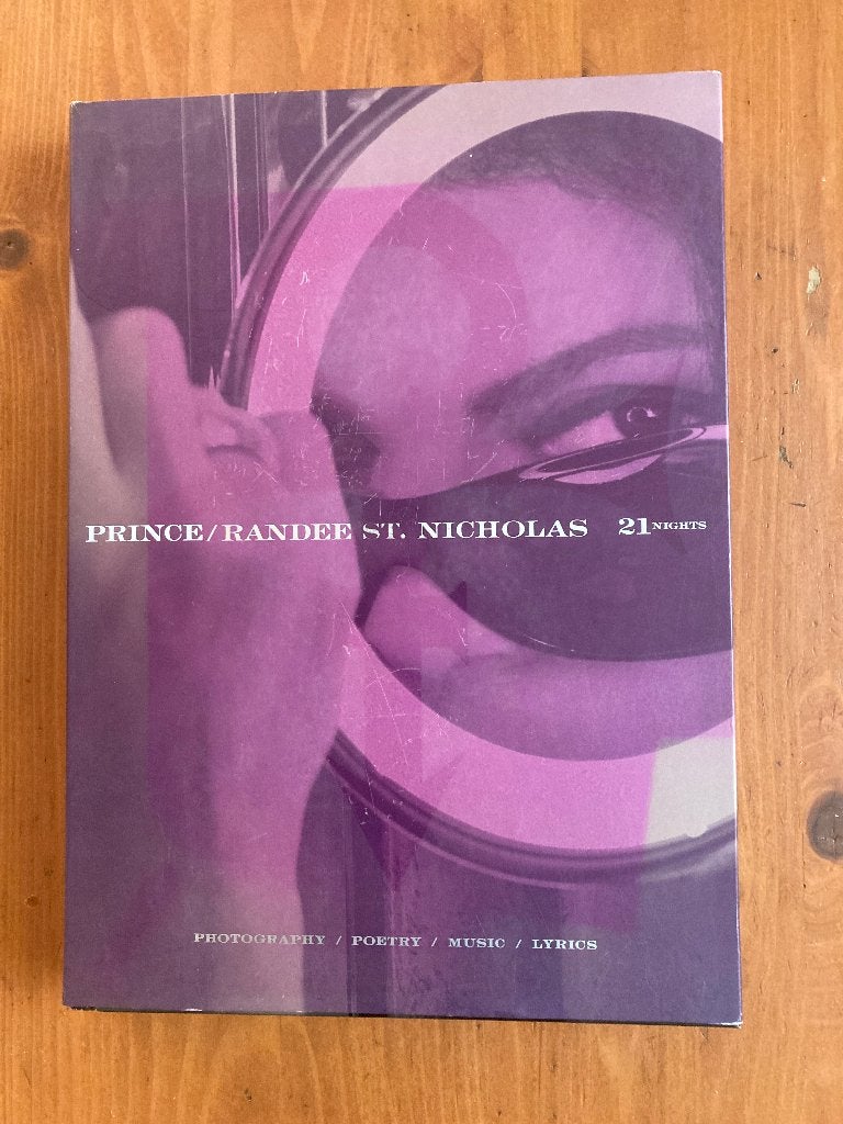 CD / Boek van Prince - Indigo nights / Live sessions, Verzenden, Zo goed als nieuw