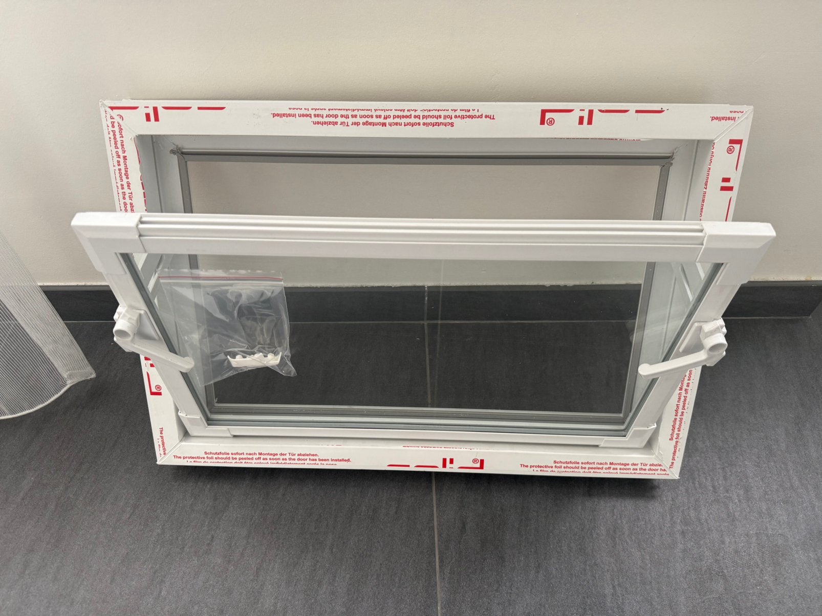 2x kunststof kiepramen met dubbel glas – 60 x 40 cm, Doe-het-zelf en Verbouw, Kozijnen en Schuifpuien, Ophalen of Verzenden, Zo goed als nieuw