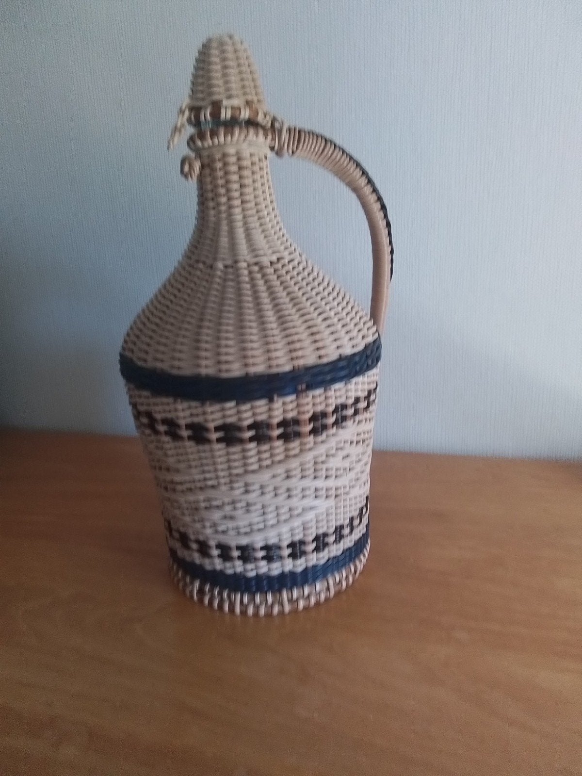 oude wijnfles met gevlochten body, Ophalen of Verzenden