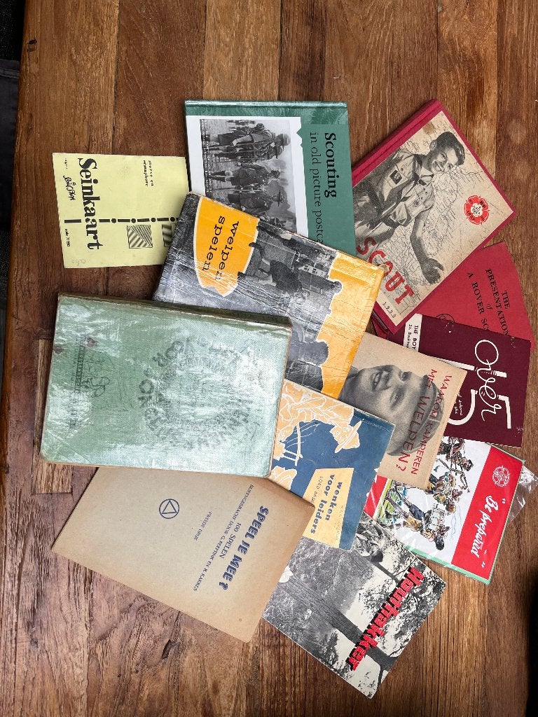Naslagwerk scouting, welpen, verkenner leiding vanaf 1944, Verzamelen, Ophalen of Verzenden, Gebruikt, Boek of Tijdschrift