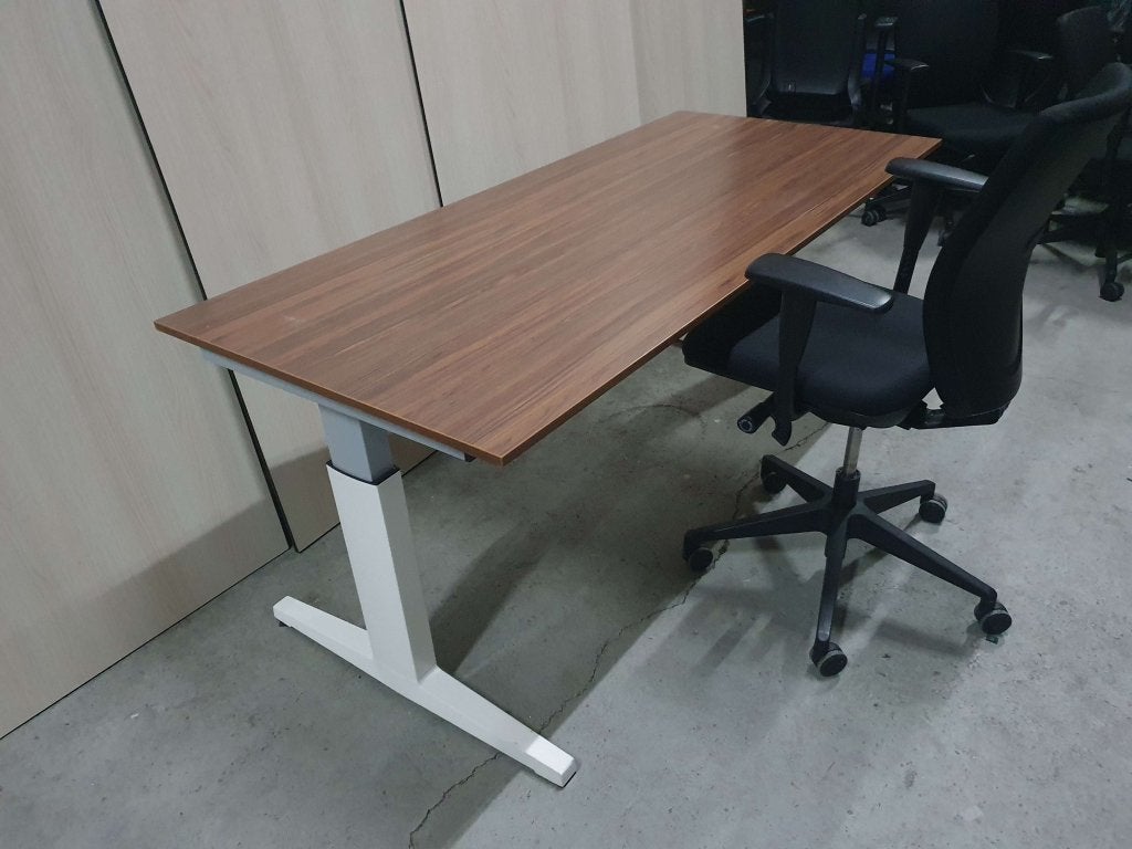 Markant bureau T poot wit (origineel of met nieuw blad), Markant, Ophalen of Verzenden, Zo goed als nieuw, Elzenkade 1, 3992 AD Houten