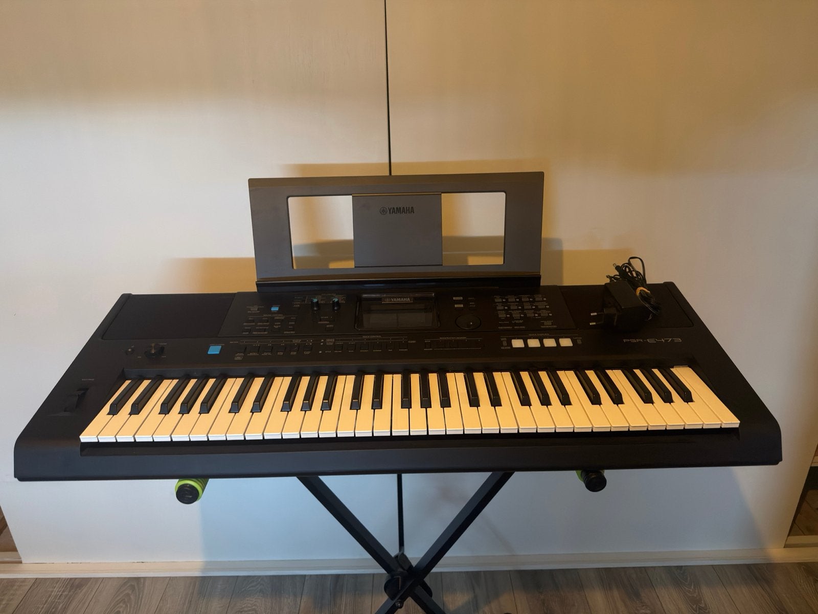 Yamaha PSR-E473 keyboard in nieuwstaat, Muziek en Instrumenten, Ophalen, 61 toetsen, Yamaha, Zo goed als nieuw