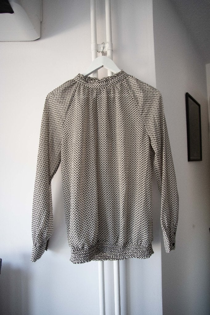 Grijze blouse met patroon Second Female maat M, Maat 38/40 (M), Second Female, Ophalen of Verzenden, Zo goed als nieuw