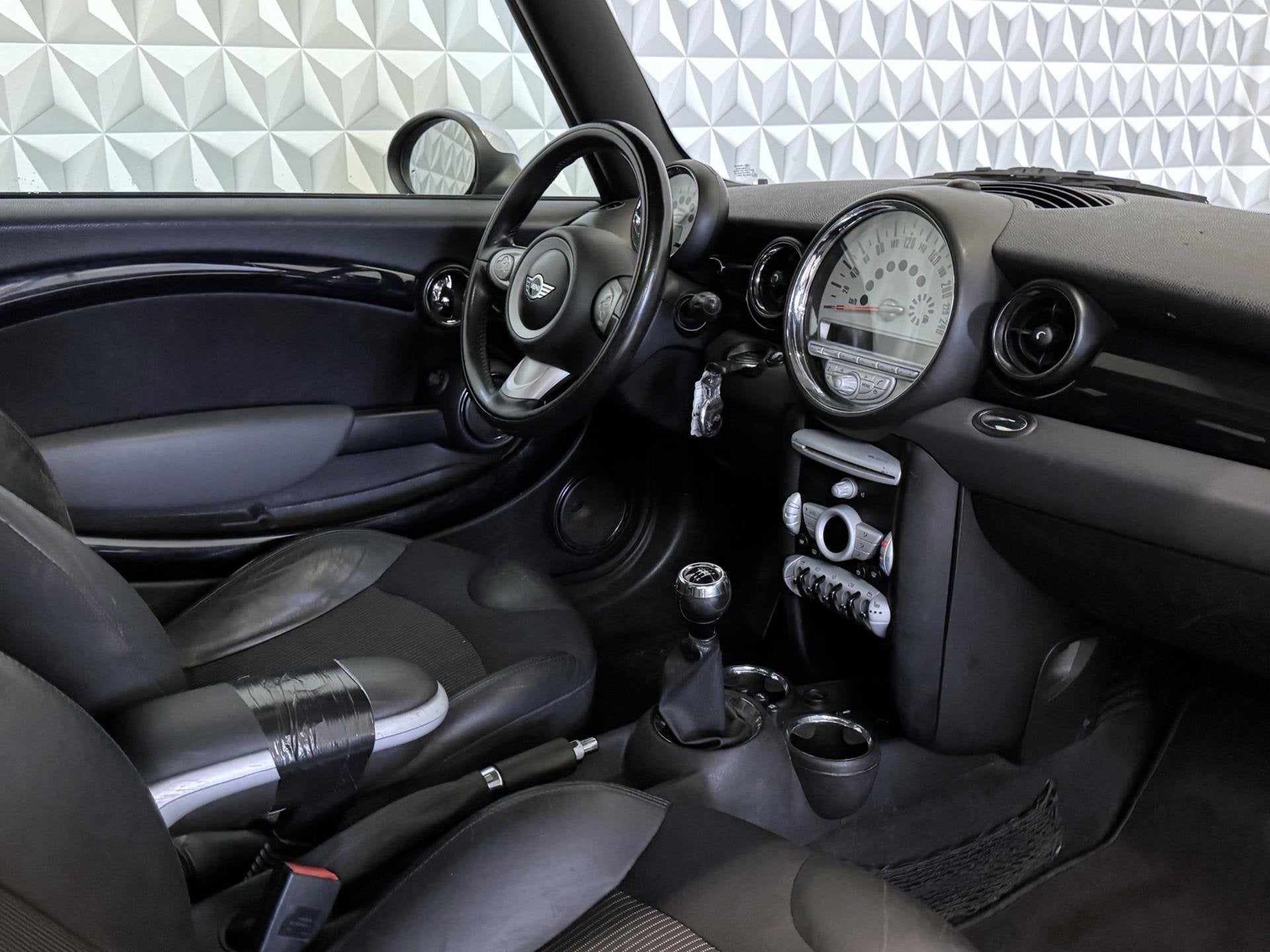 Mini Mini Clubman 1.6 Cooper Stoelverwarming + Cruise contro, Auto's, Mini, Voorwielaandrijving, Gebruikt, 4 cilinders, 4 stoelen