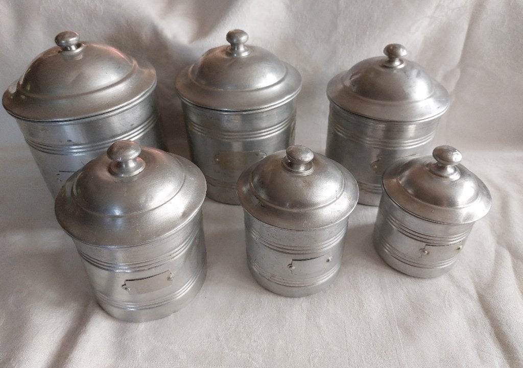 Set van 6 oude Franse aluminium voorraadbussen, Verzenden