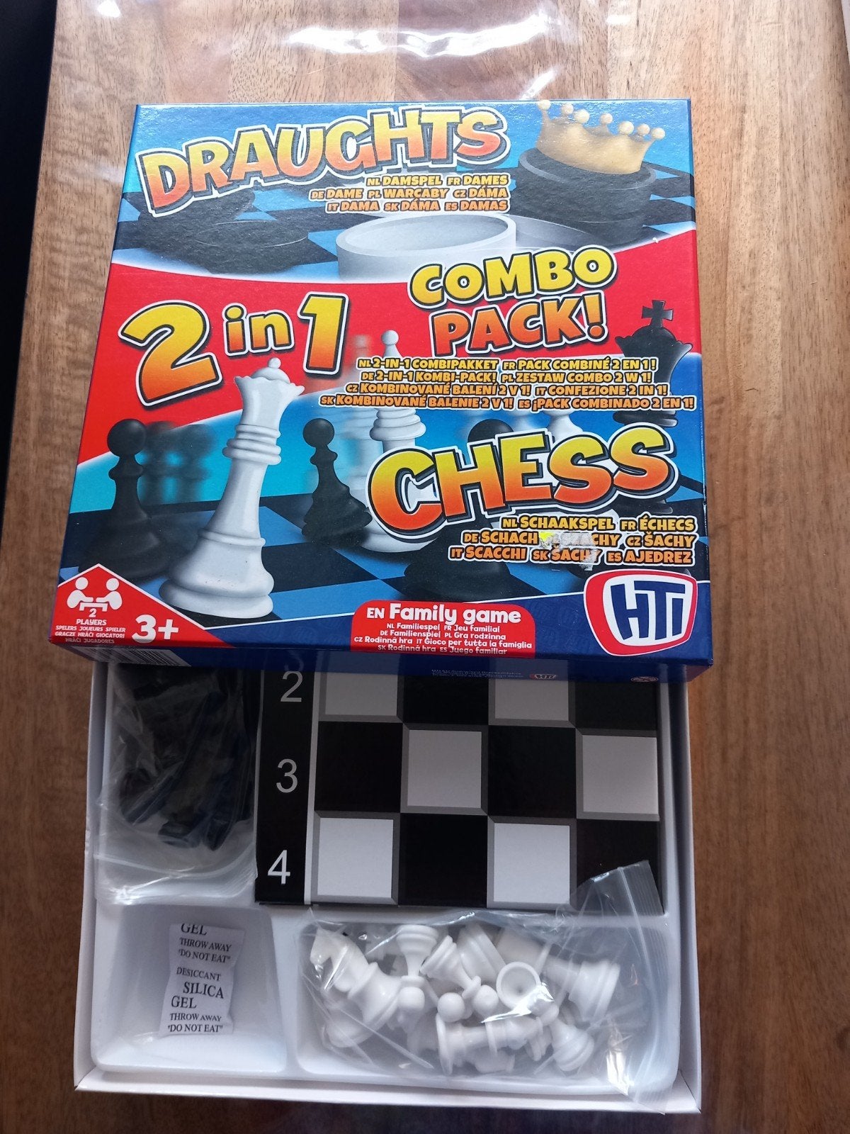 Nieuw schaak- en damspel en Vier op 'n rij, Een of twee spelers, Ophalen of Verzenden, Nieuw, HTI, MB Spellen