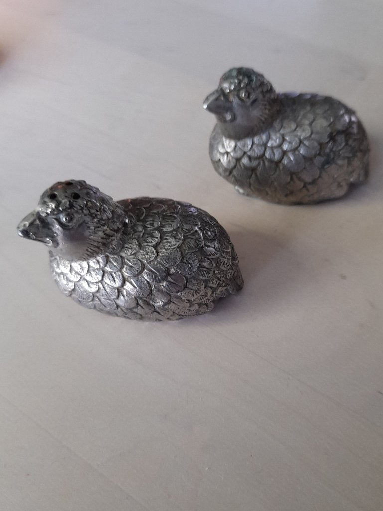 Leuk oud brocante peper en zout stel kwartels, Zilver, Ophalen of Verzenden, Metaal, Overige merken