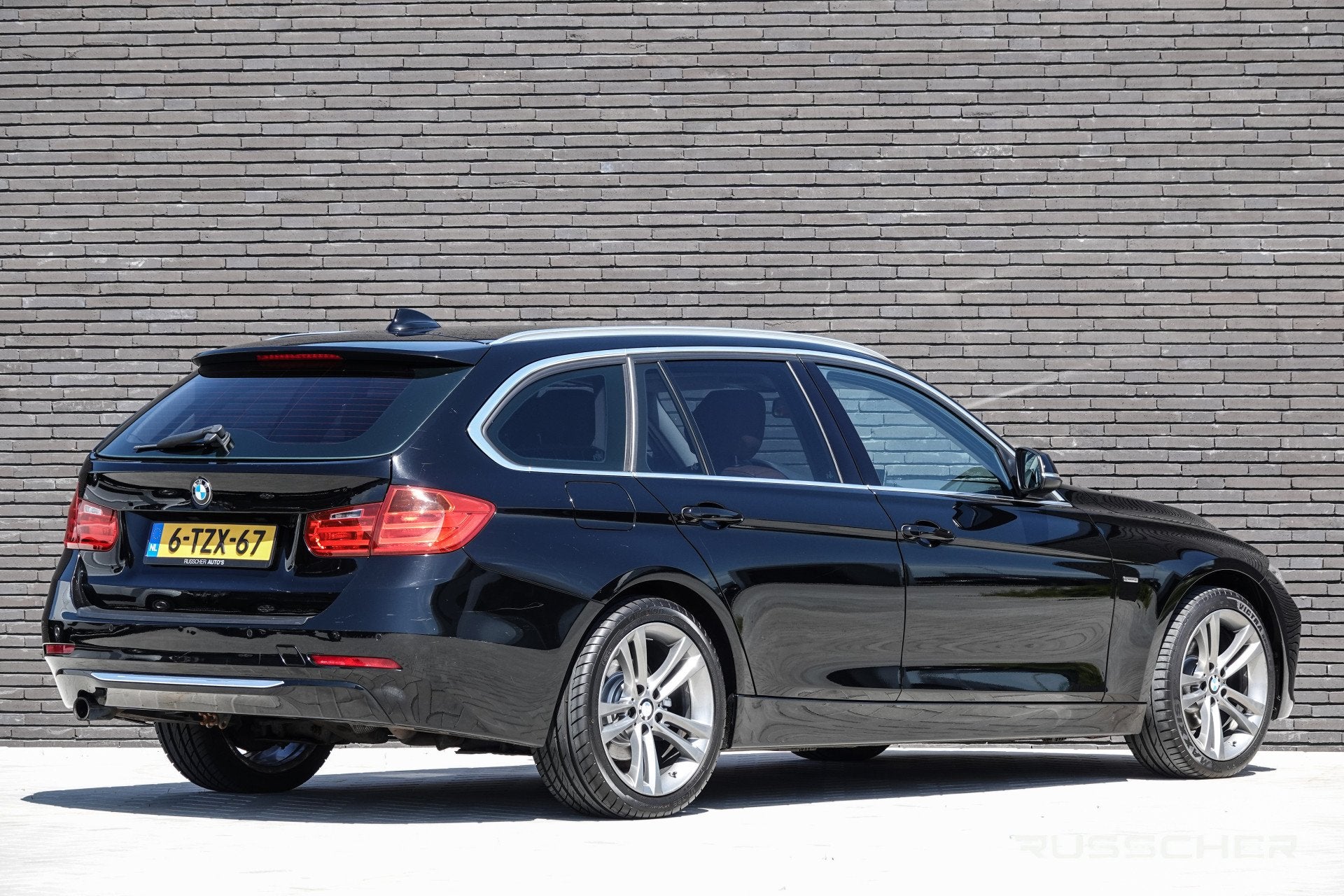 BMW 3 Serie Touring 316i 136Pk Aut. | High Executive | Luxur, Auto's, Automaat, Euro 6, 4 cilinders, 1445 kg