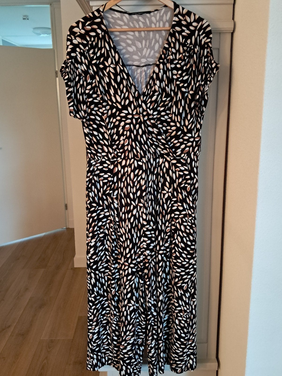 Jumpsuit, Ophalen of Verzenden, Zo goed als nieuw, Maat 42/44 (L), Zwart