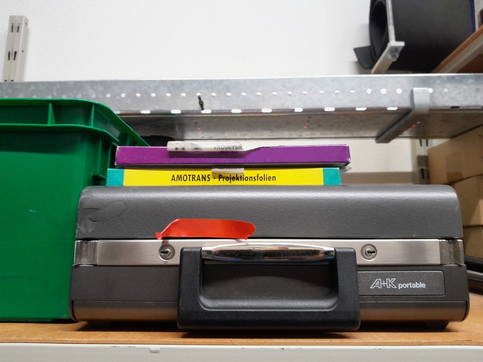 Overheadprojector AHK Portable met toebehoren, Ophalen of Verzenden, Overige resoluties, AHK, Gebruikt