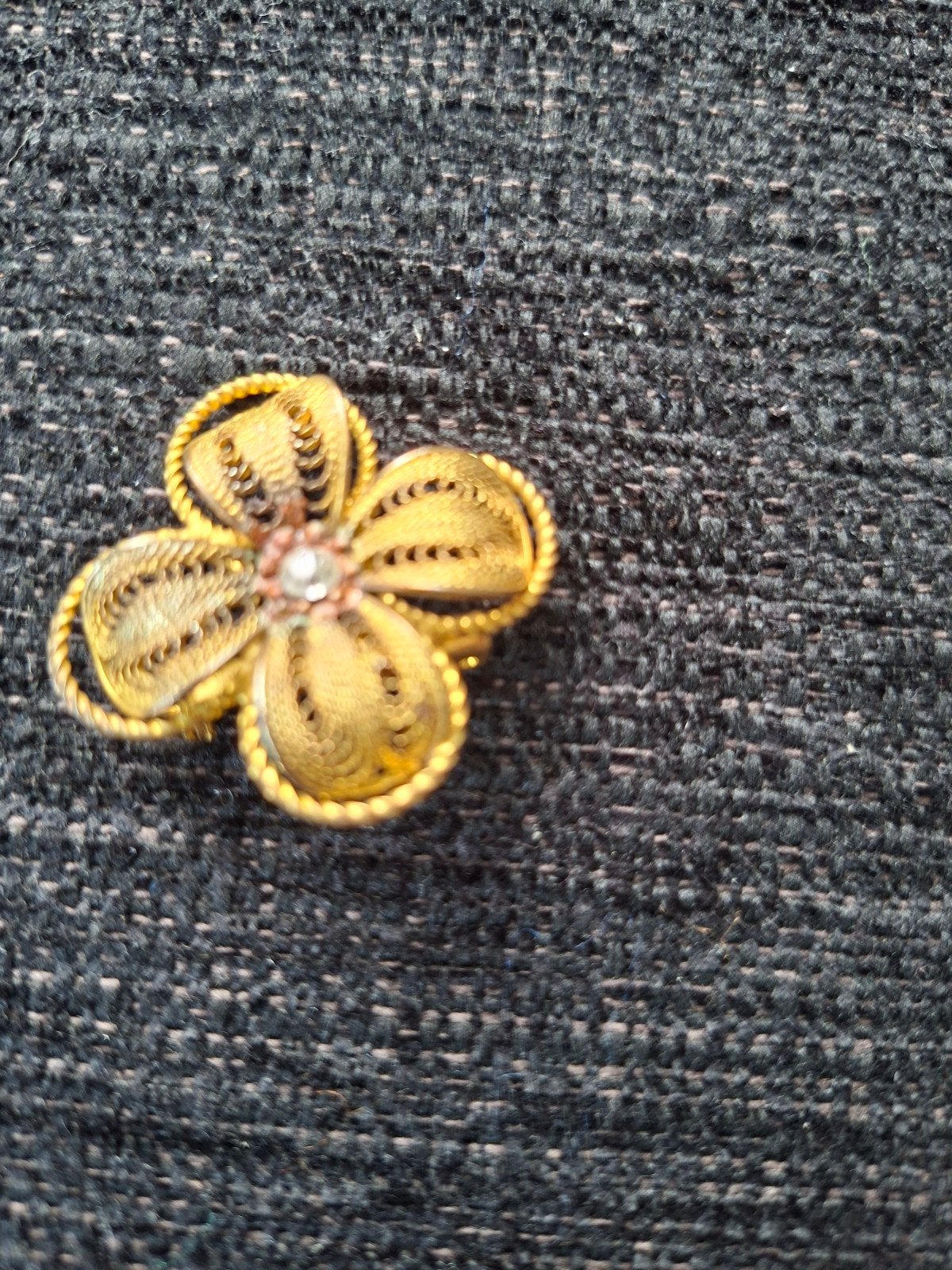 Vintage Gouden Klavertje Vier Broche, Met kristal, Overige materialen, Gebruikt, Minder dan 4 cm