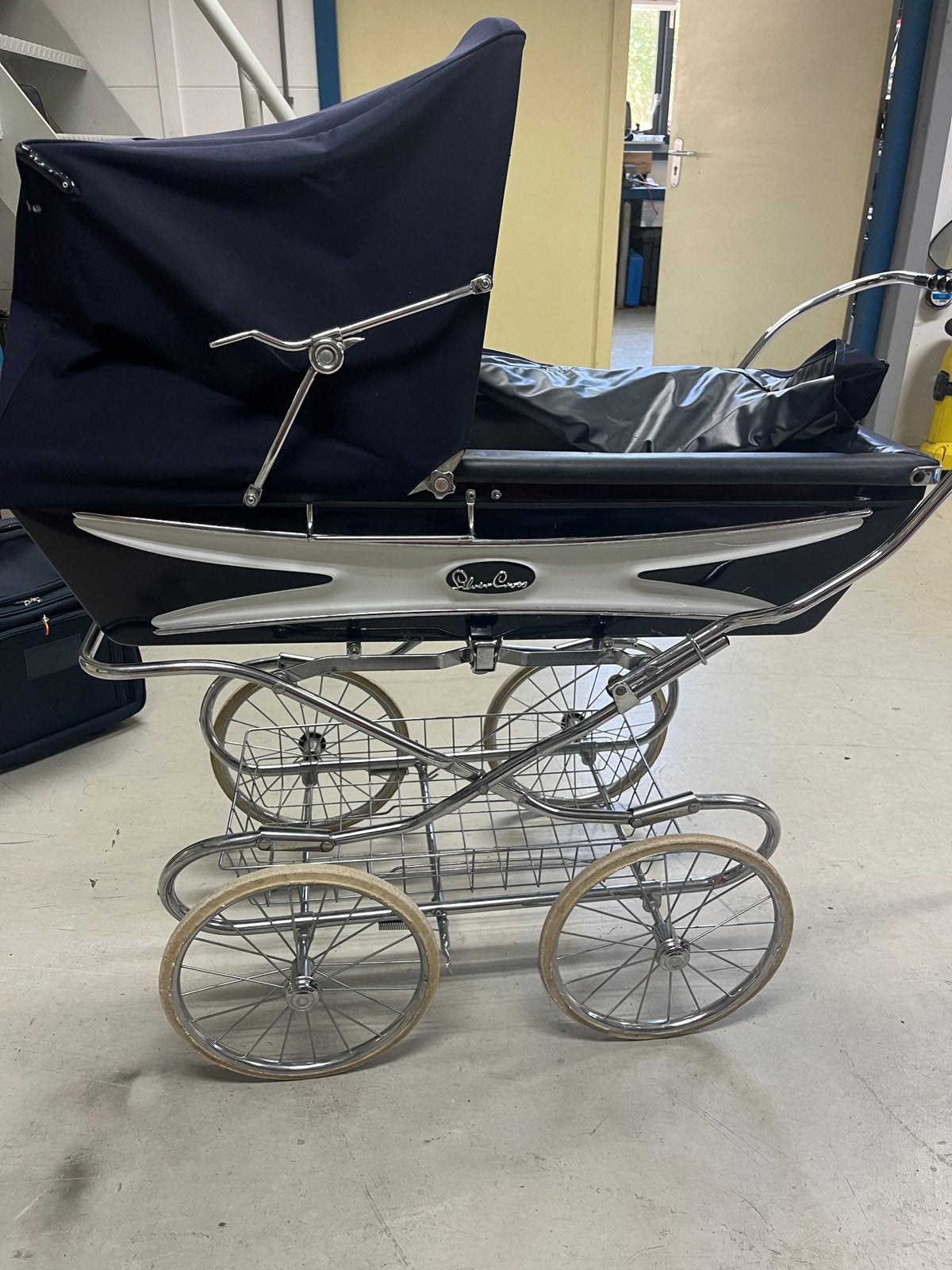 Silver Cross Kinderwagen - Klassiek en Stijlvol, Zo goed als nieuw, Met reiswieg, Ophalen, Kinderwagen