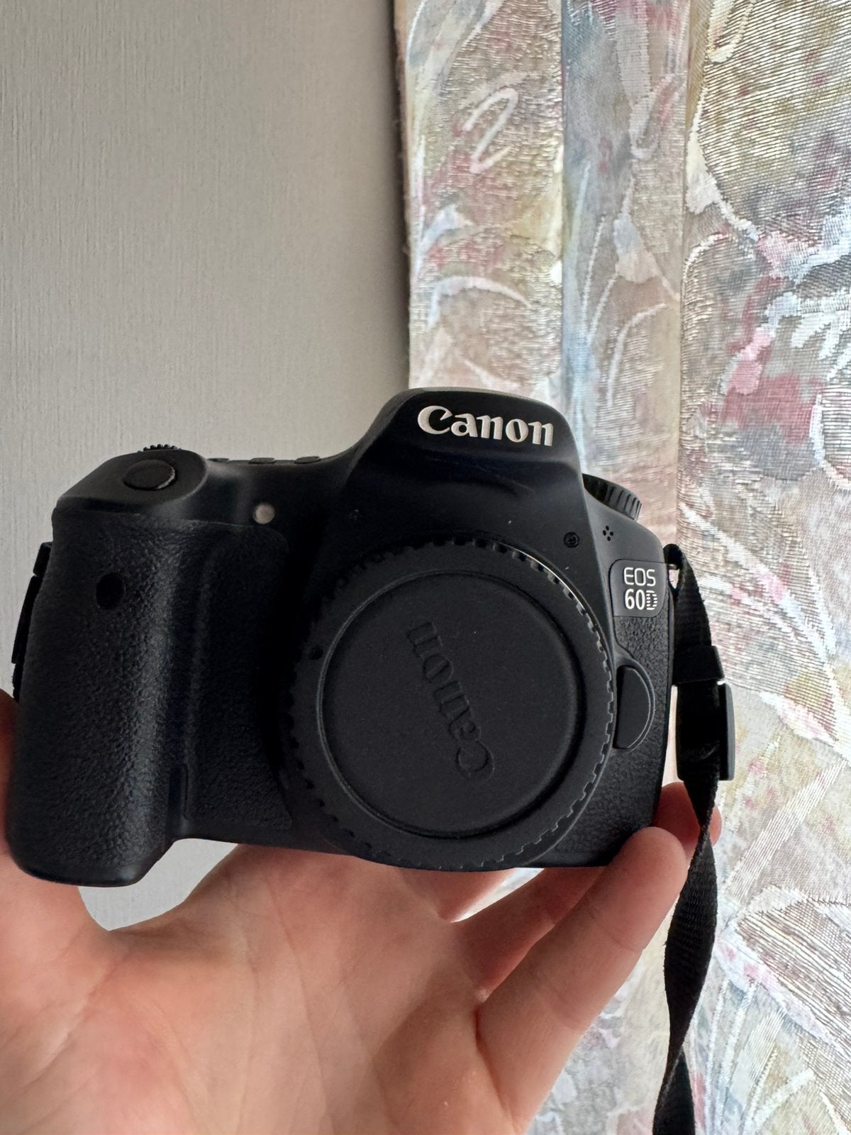 Canon EOS 60D digitale camera (NIEUWSTAAT) (WEINIG CLICKS), Ophalen, Zo goed als nieuw, Spiegelreflex, Canon