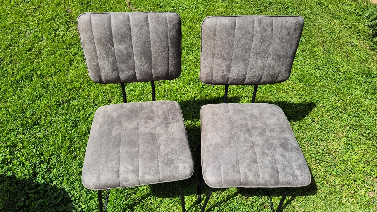 2 moderne eetkamerstoelen – industrieel design – zgan, Ophalen, Twee, Zo goed als nieuw, Grijs