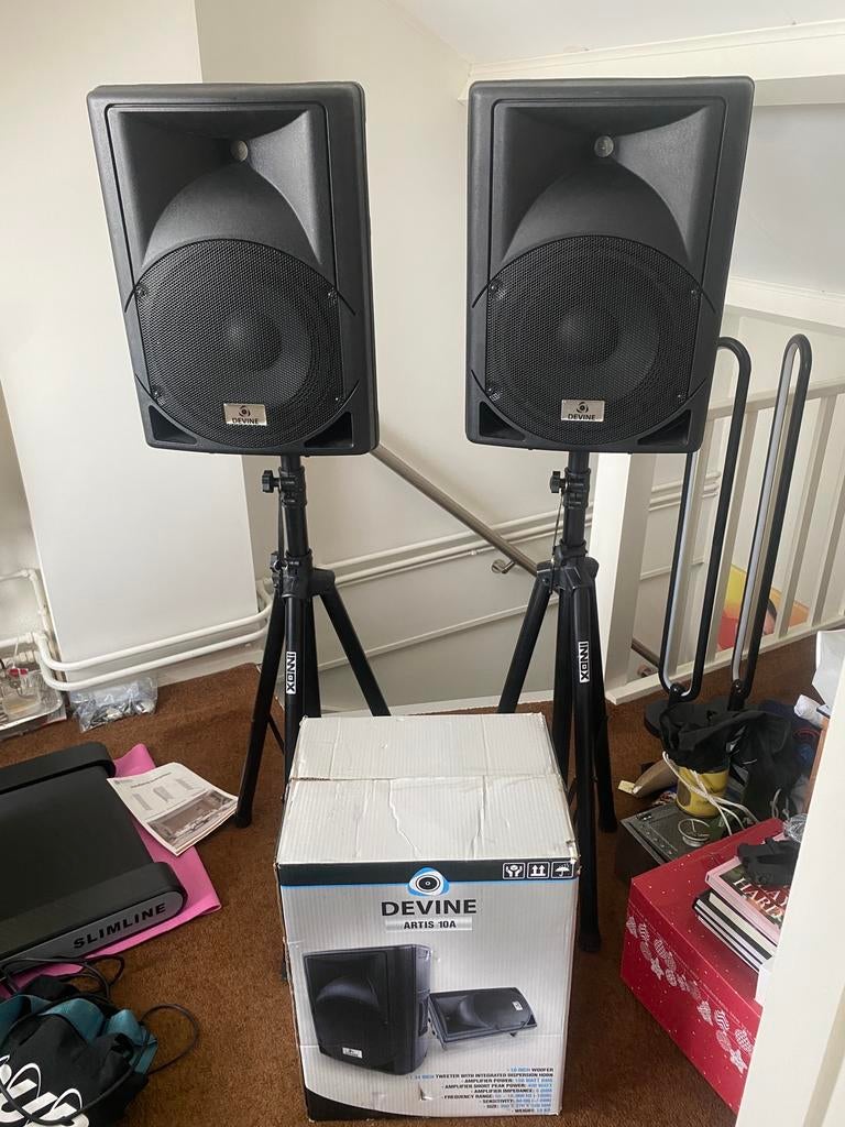 Devine Artis 10A speakerset met statieven, Ophalen, Zo goed als nieuw, Overige merken