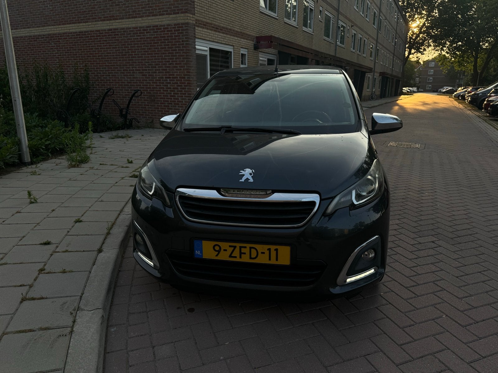 Peugeot 108 / C1 / Aygo 1.0 12V E-vti 51KW 5DR 2014 Grijs, Voorwielaandrijving, Stof, 4 stoelen, Origineel Nederlands