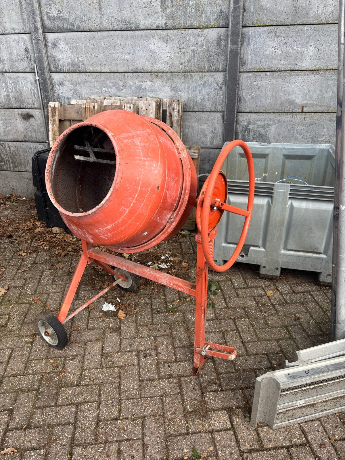Betonmolen - 2x Gebruikt, Ophalen, Gebruikt