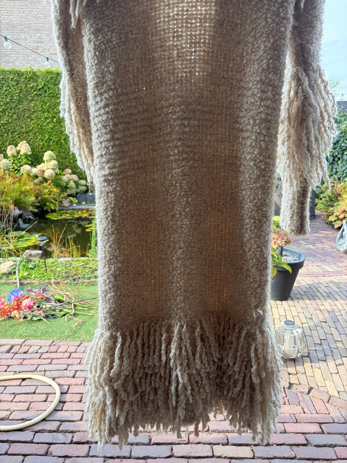 Lange gebreide Isla Ibiza Bonita vest met franjes, Kleding | Dames, Ophalen of Verzenden, Zo goed als nieuw, Maat 42/44 (L), Beige