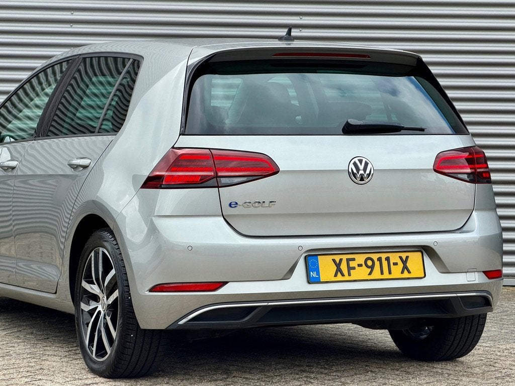 Volkswagen E-Golf | Warmtepomp | Camera | Navigatie | Virtua, Auto's, Volkswagen, 596 min, 136 pk, Gebruikt, 35 kWh