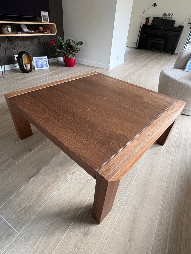 Mooie walnoten salontafel - 100x100x42cm, Huis en Inrichting, Vierkant, Zo goed als nieuw, 5 – 50, Ophalen