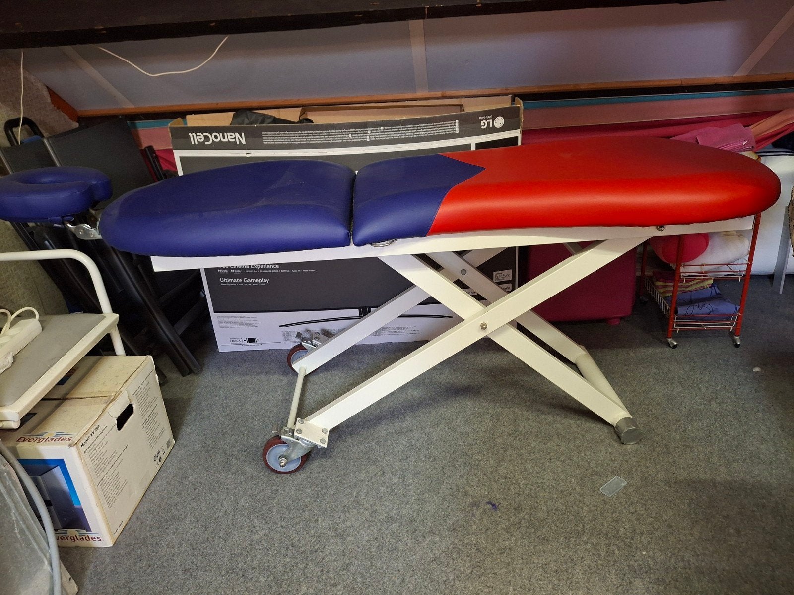 Mooie stevige massage tafel, Ophalen, Zo goed als nieuw, Massagetafel