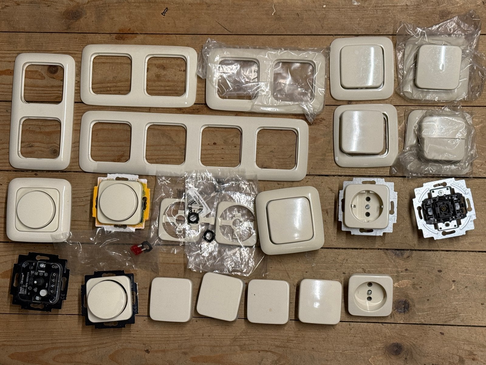 Busch-Jaeger schakelmateriaal, dimmers, diverse types, Ophalen of Verzenden, Gebruikt, Busch-Jaeger, Afdekraam