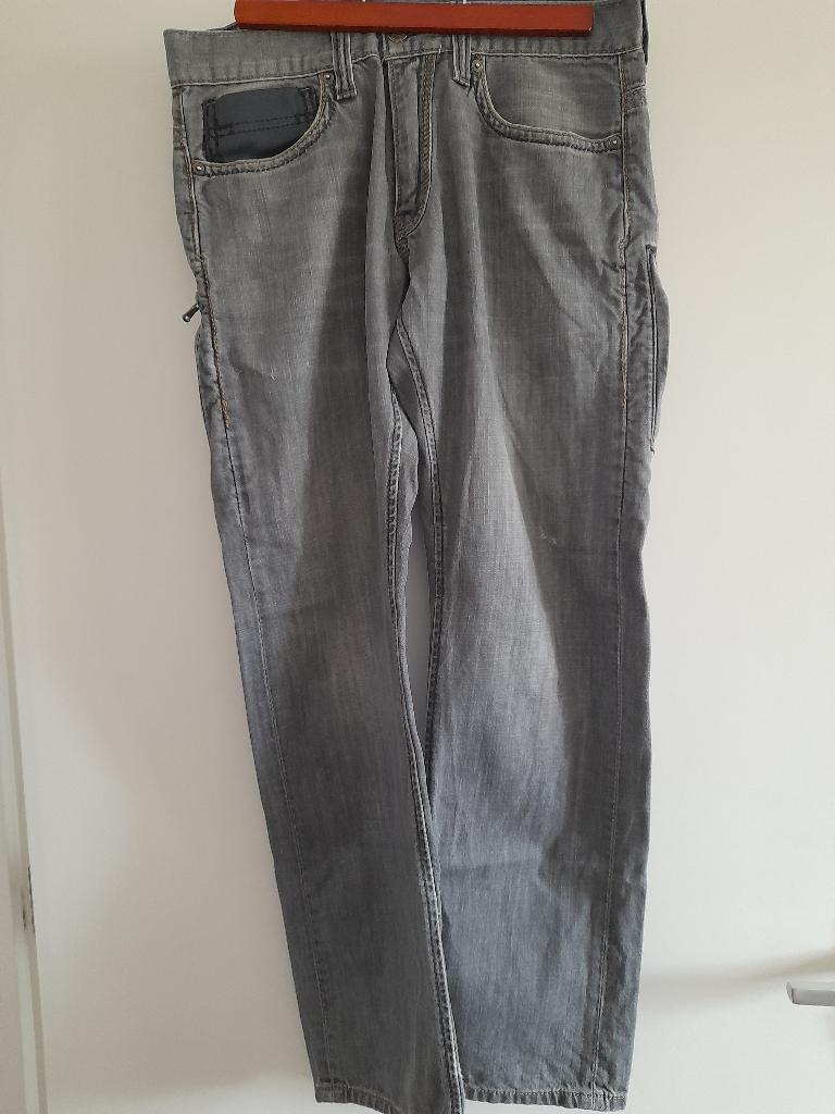 Levis 514 spijkerbroek maat 31x30, W32 (confectie 46) of kleiner, Ophalen of Verzenden, Grijs, Gedragen