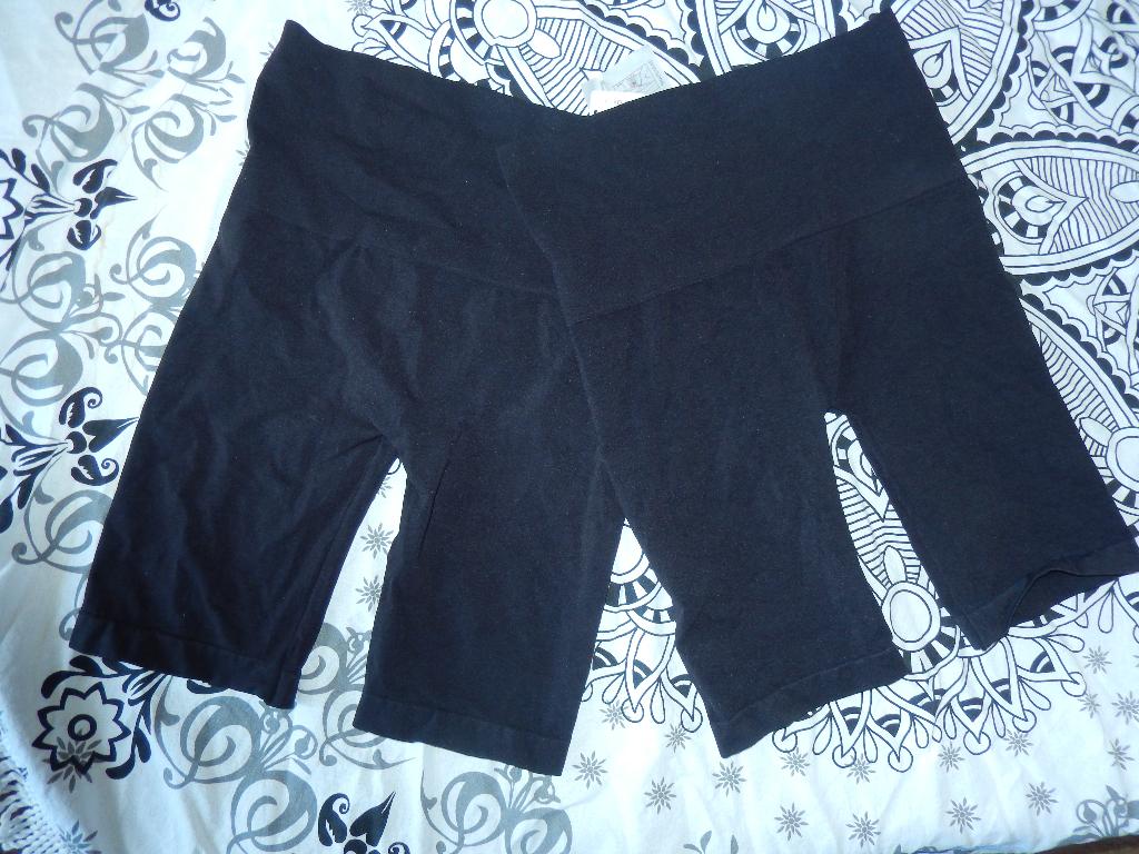 Pieces 2 correctie shorts met pijpjes l/xl Nieuw, Pieces, Verzenden, Zwart, Broekje of Short