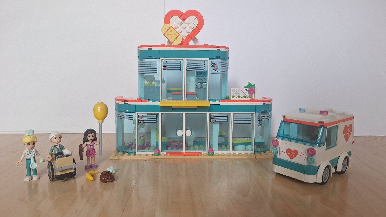 LEGO Friends Heartlake Ziekenhuis (41394), Ophalen, Zo goed als nieuw, Overige merken