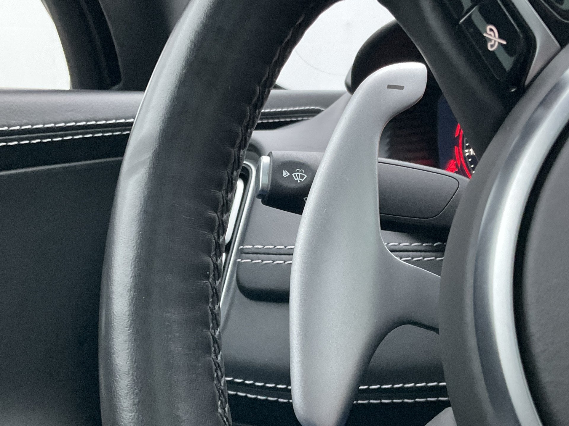 Foto 62 van Aston Martin Dbx 4.0 V8 360 Memory Stoelverw/koeling Sfeer