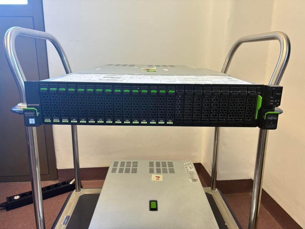Fujitsu RX2540 M4 Server, Ophalen of Verzenden, Gebruikt, 2 tot 3 Ghz