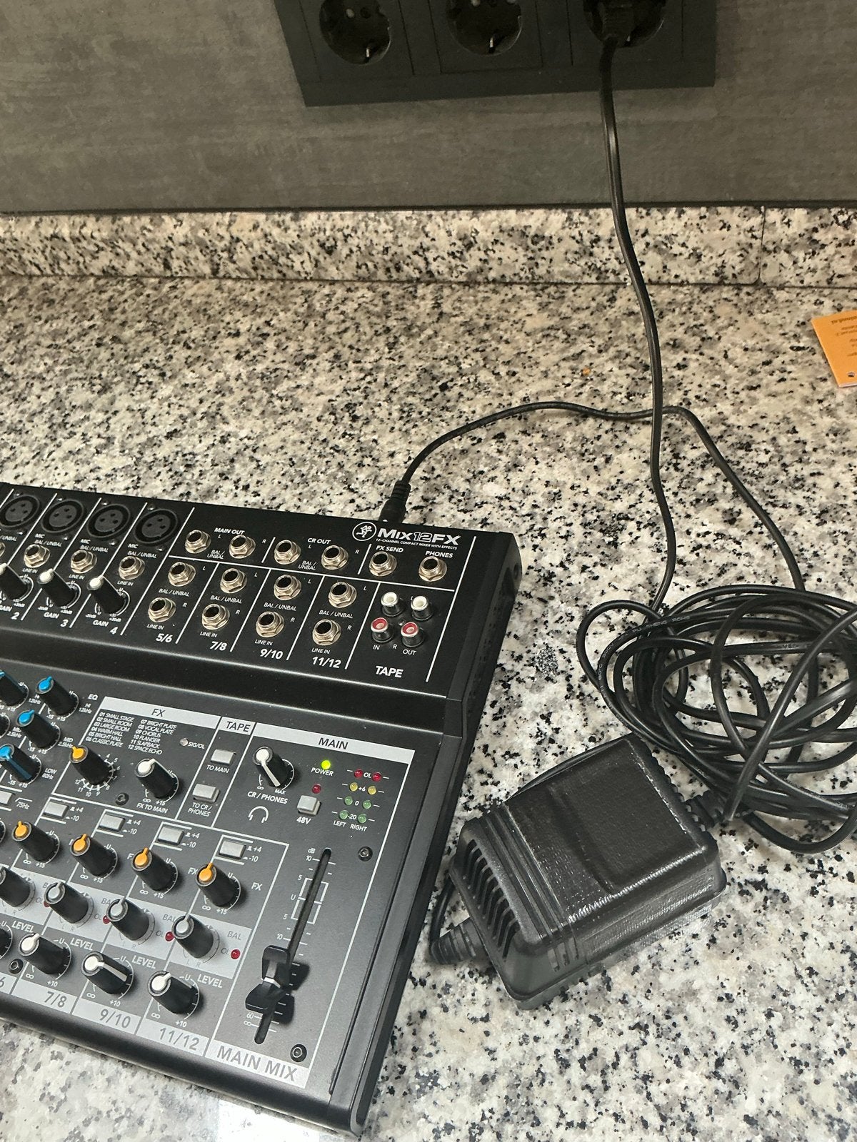 Mackie Mix12FX 12-kanaals mengpaneel, Ophalen of Verzenden, Zo goed als nieuw, 10 tot 20 kanalen, Microfooningang