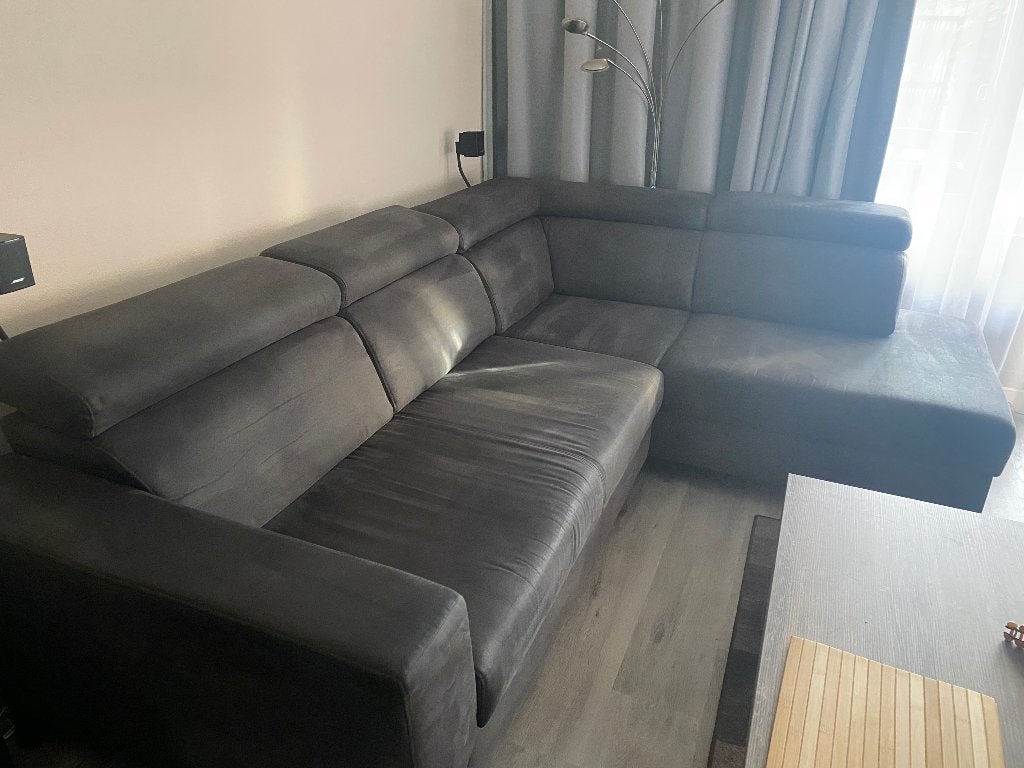 Foto 9 van Compleet eetkamer inrichting met 6 leren stoelen salontafel