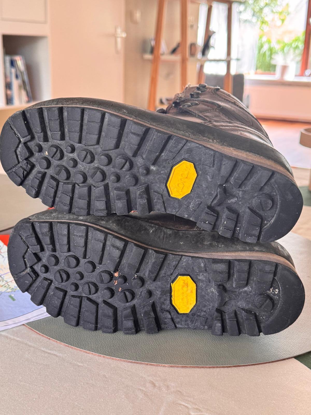 Meindl bergschoen Borneo maat 38, Kleding | Dames, Schoenen, Ophalen of Verzenden, Zo goed als nieuw